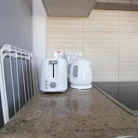 Beachside 1-bed With Huge Veranda Apartament *