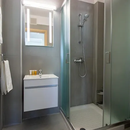 Beachside 1-bed With Huge Veranda Apartamento