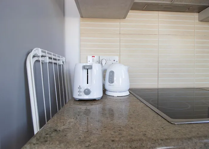 Beachside 1-bed With Huge Veranda 公寓 *